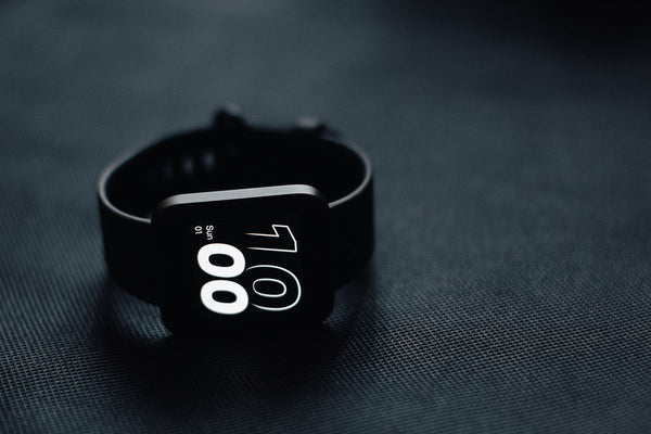 Smart Watch Fitness Tracker (sample photo — replace with your own product photography)