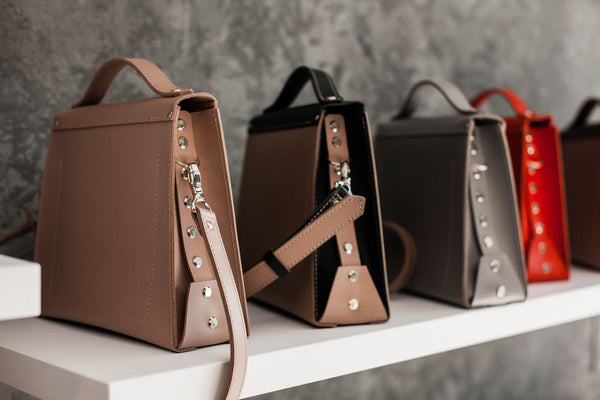Women's Fashion Handbag (sample photo — replace with your own product photography)